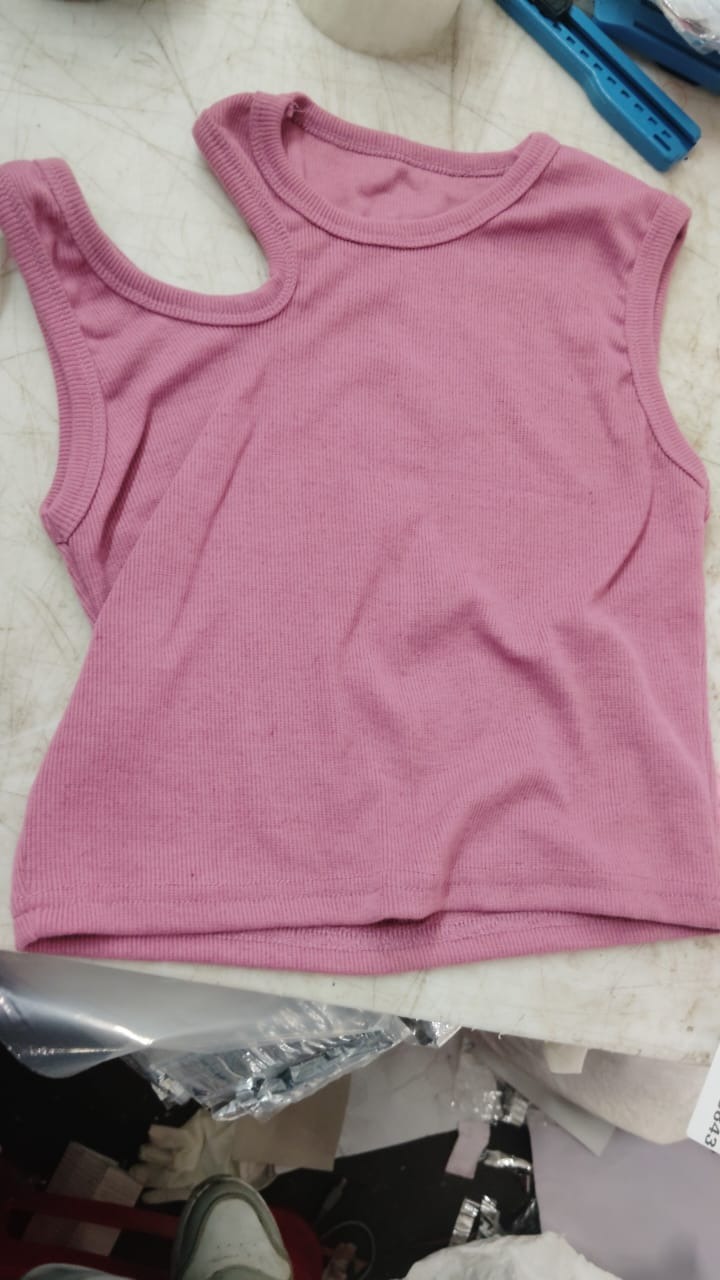 Women Pink Color Crop Top Size M