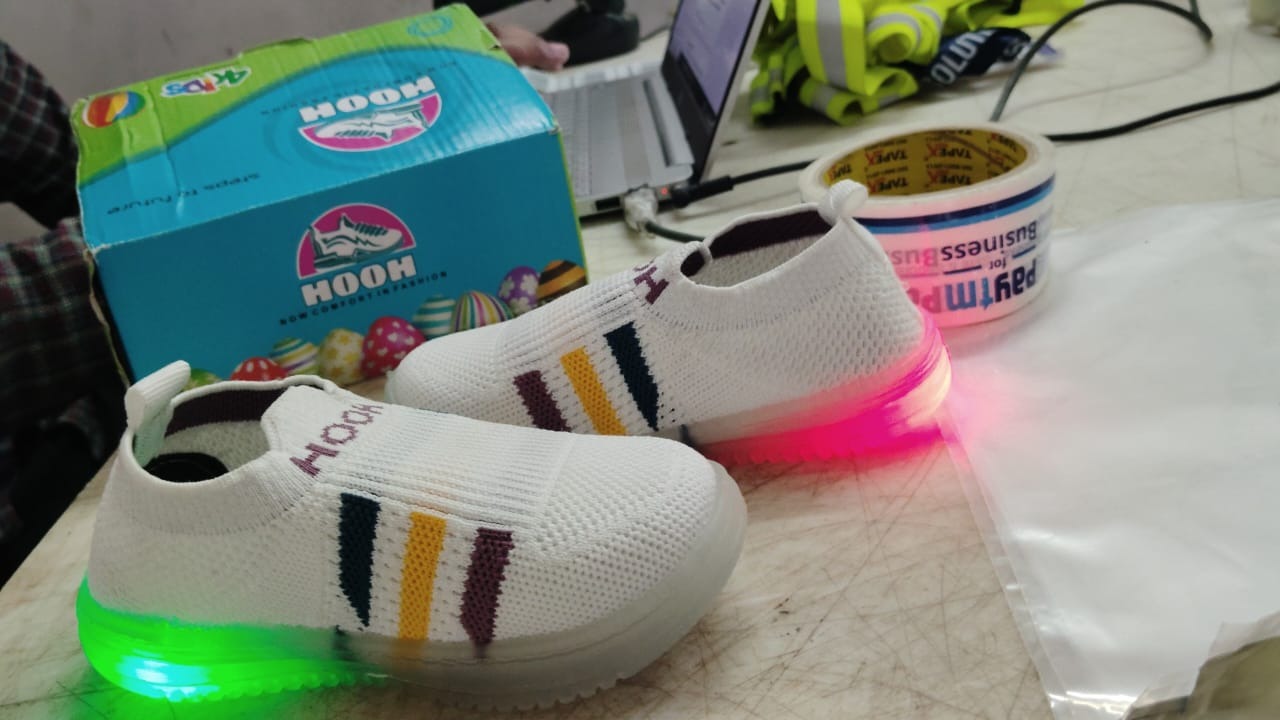 Hooh Kids Boy White Color Shoe Size 10