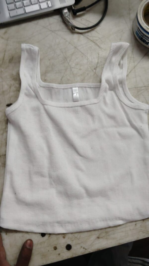 Women White Color Crop Top Size L