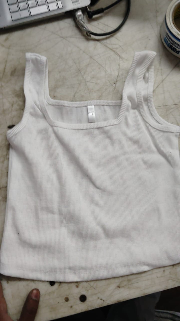 Women White Color Crop Top Size L