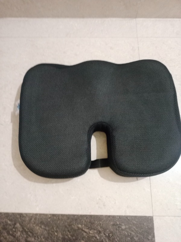 Foam Coccyx Seat Cushion For Tailbone Pain Black