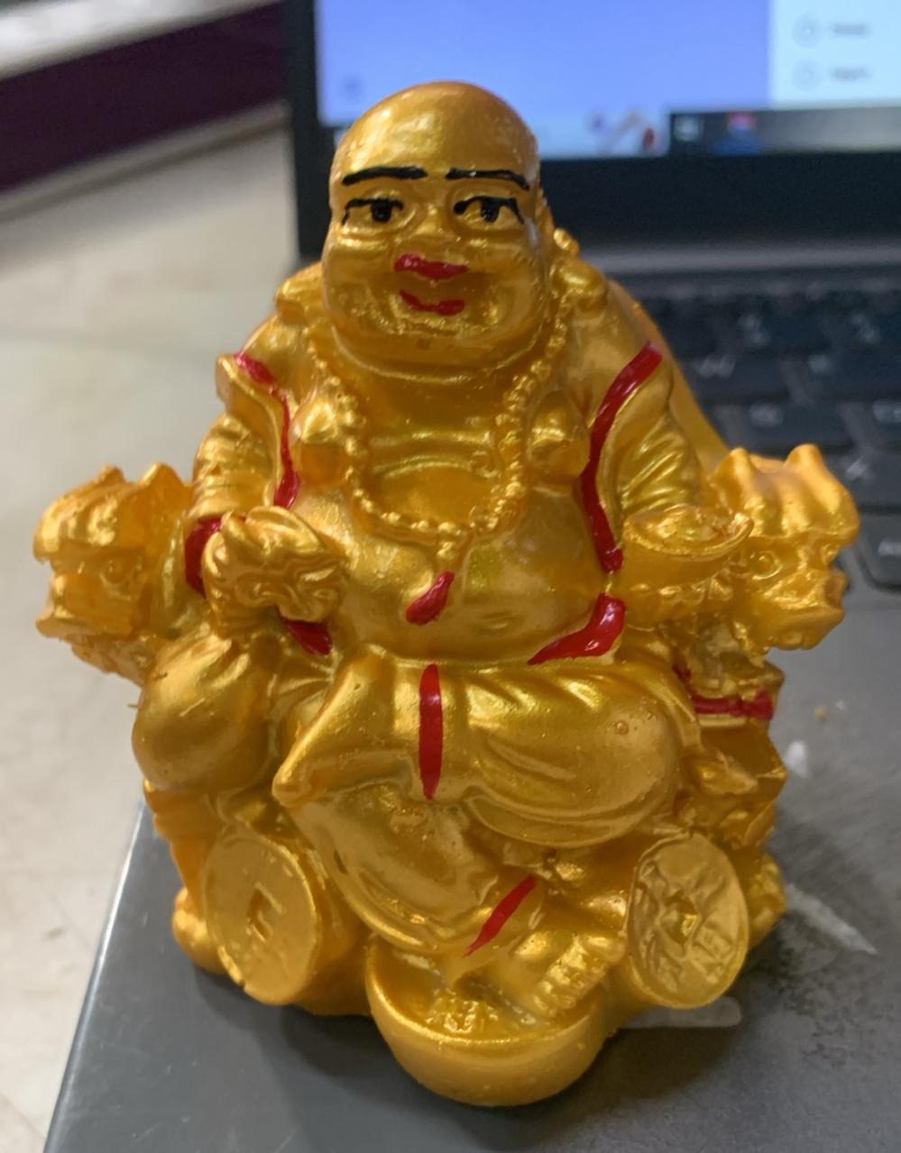 Free Hand Statue Sitting Men With Dhol Golden