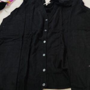 Women Black Color V Shap Neck Sweater Size Xl