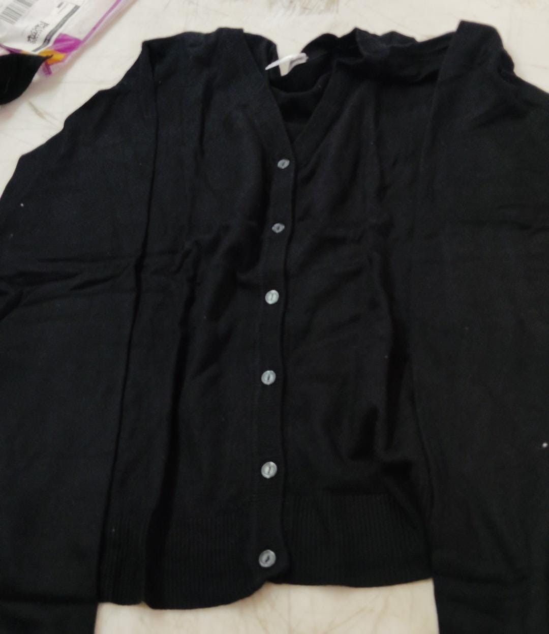 Women Black Color V Shap Neck Sweater Size Xl