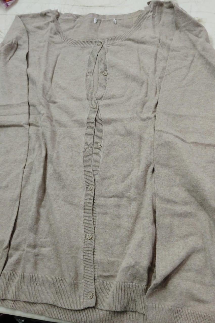 Women Grey Color V Shap Neck Sweater Size Xl