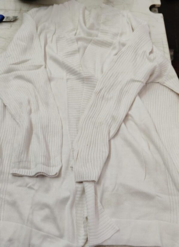 Women White Color V Shap Neck Sweater Size Xl