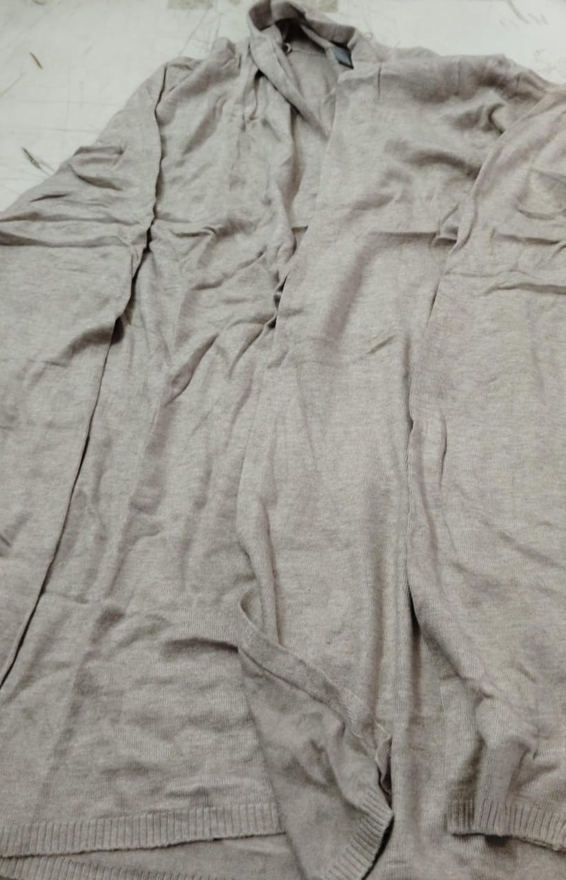 Women Grey Color Long Sweater Size L