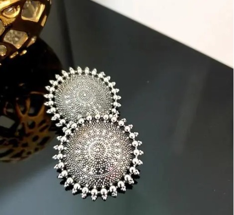 Earring studs