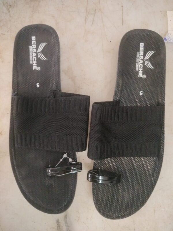 Women Black Slippers Size 5