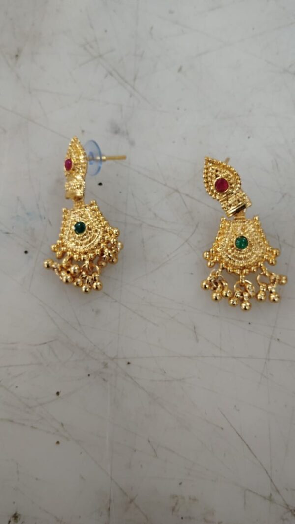 Women Gold Color Earrings Pair