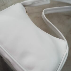 Girls Trending Sling Bag Good Looking Bags Color White