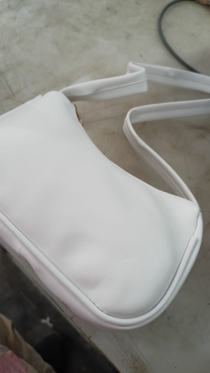 Girls Trending Sling Bag Good Looking Bags Color White