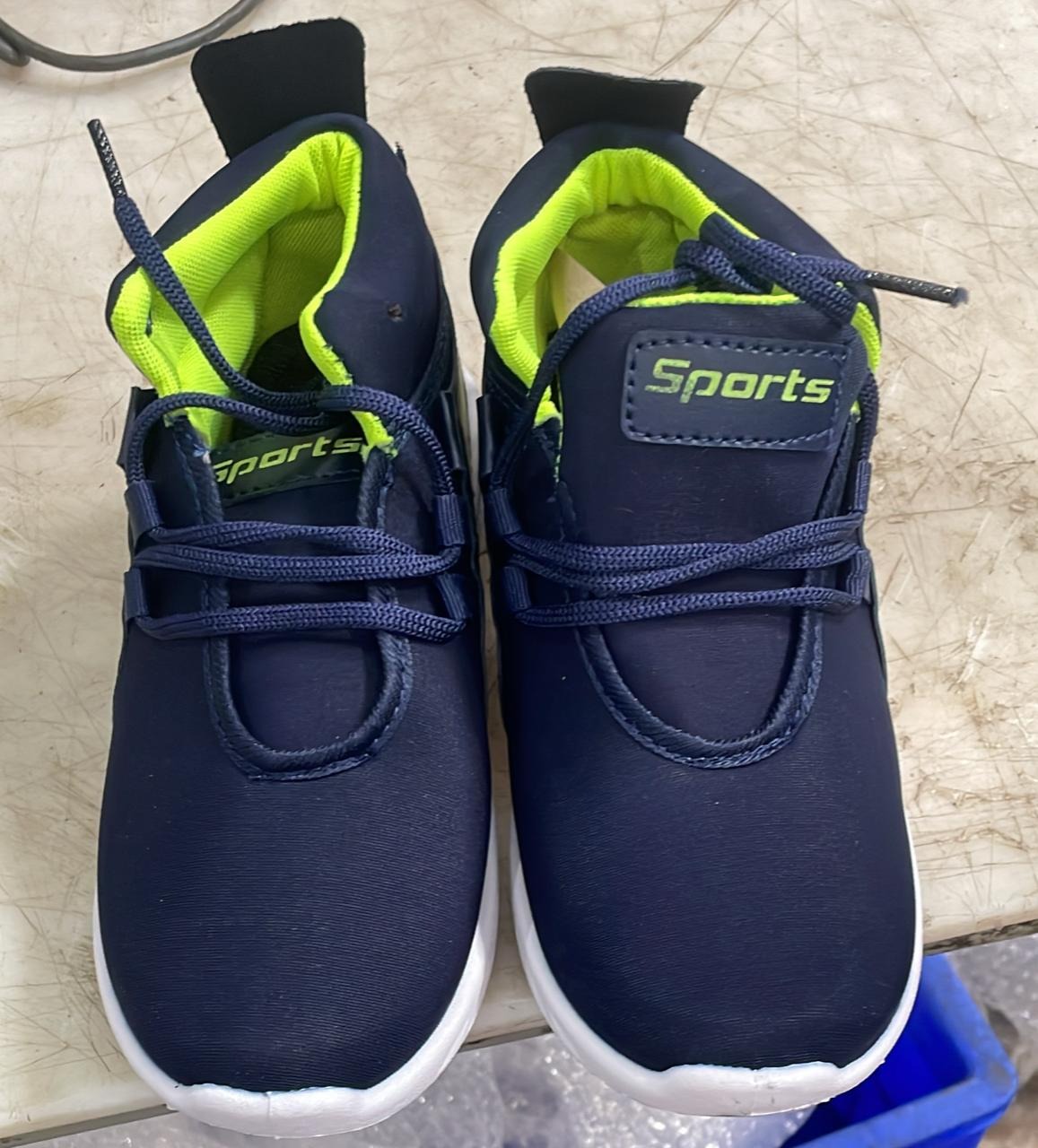 Kids Blue Color Lightning Shoes Size 5