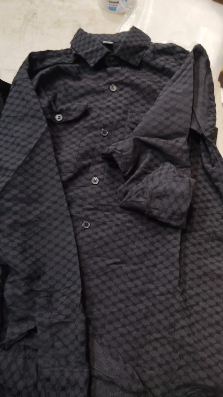 Men Black Color Shirt Size M