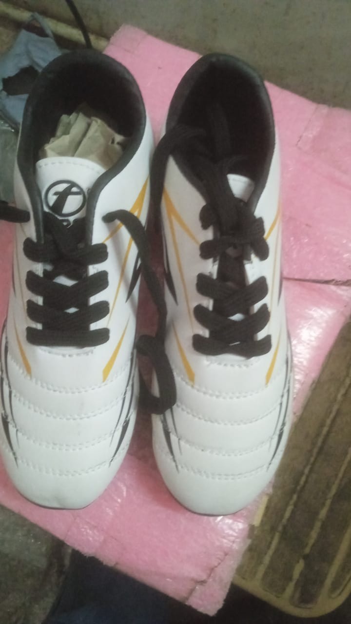 Victall Air Strike Football Shoes For Kids Boy White Colour Size 2