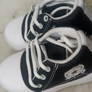Hooh Kids Shoes Black White Colour Size 8