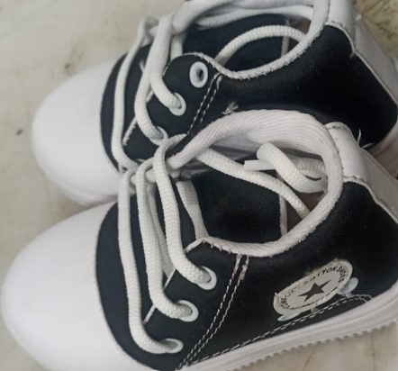 Hooh Kids Shoes Black White Colour Size 8
