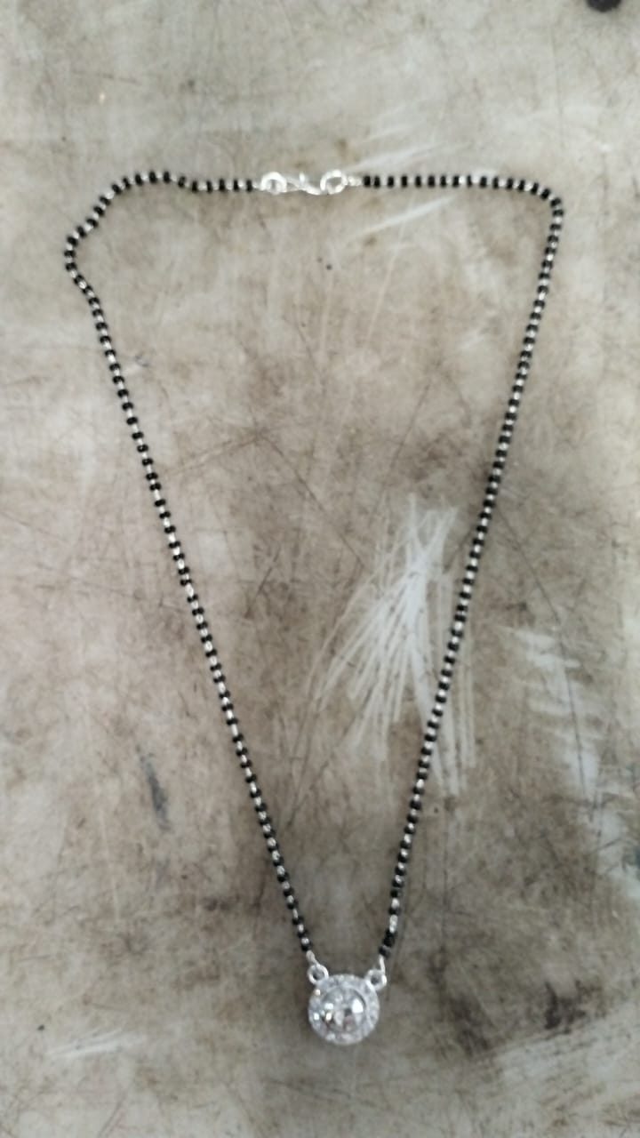 Woman Black Silver Neck Chain