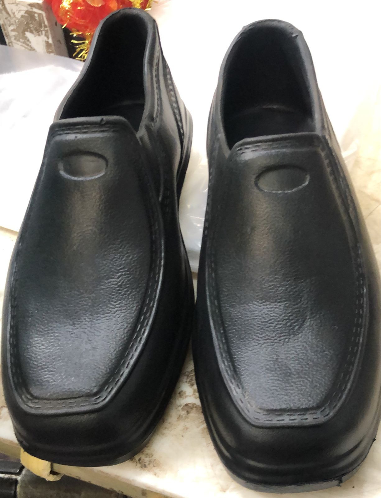 Black Color Rubber Shoe For Men Size 6