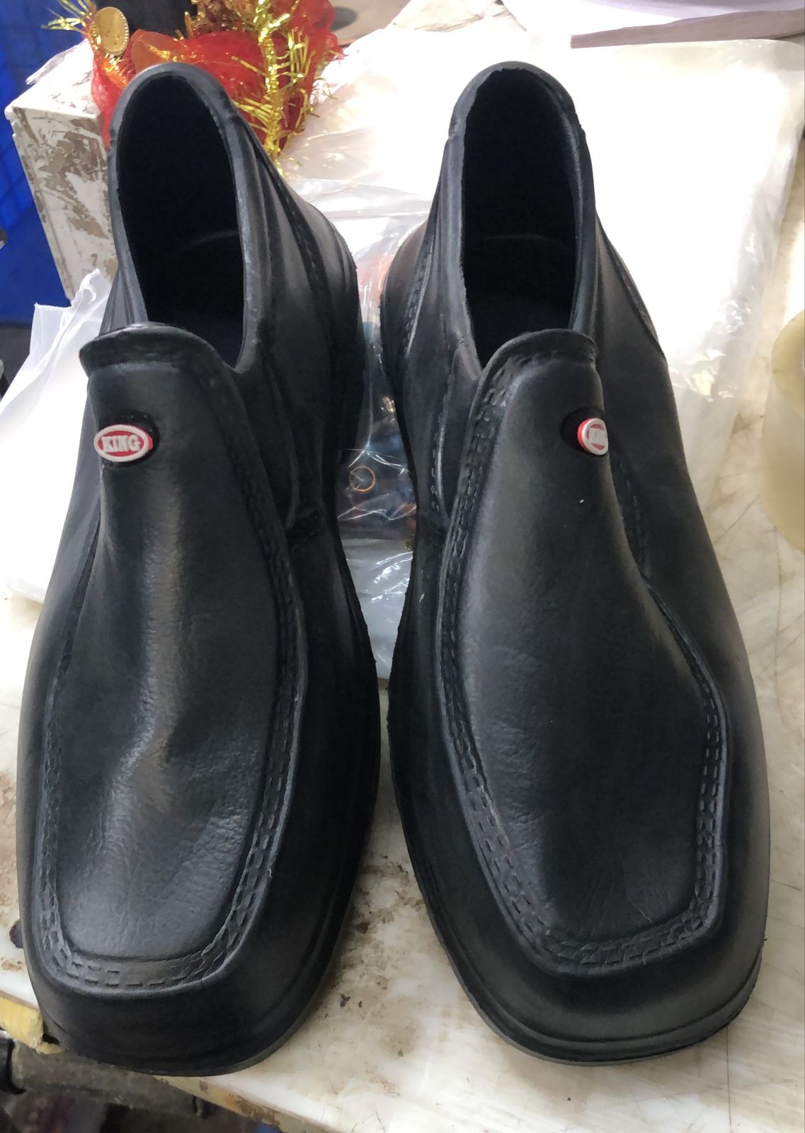 Black Color Rubber Shoe For Men Size 7