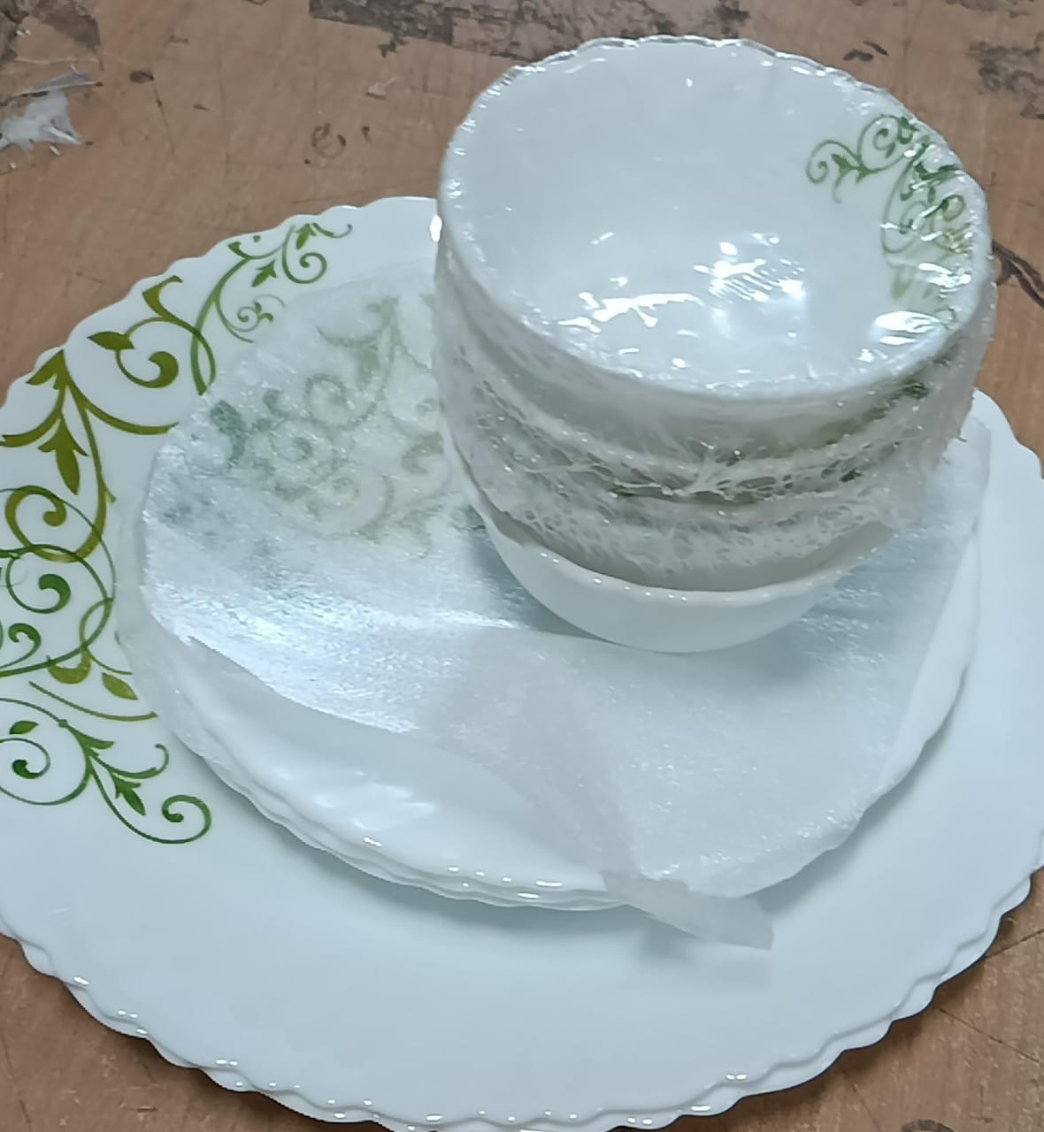 Cello dazzle White and Green dinner set set of 10 pcs