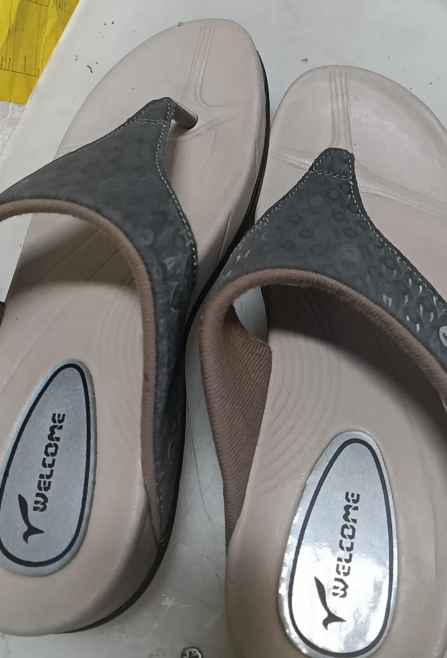Welcome women flat sandals 1 pair grey colour 5 size