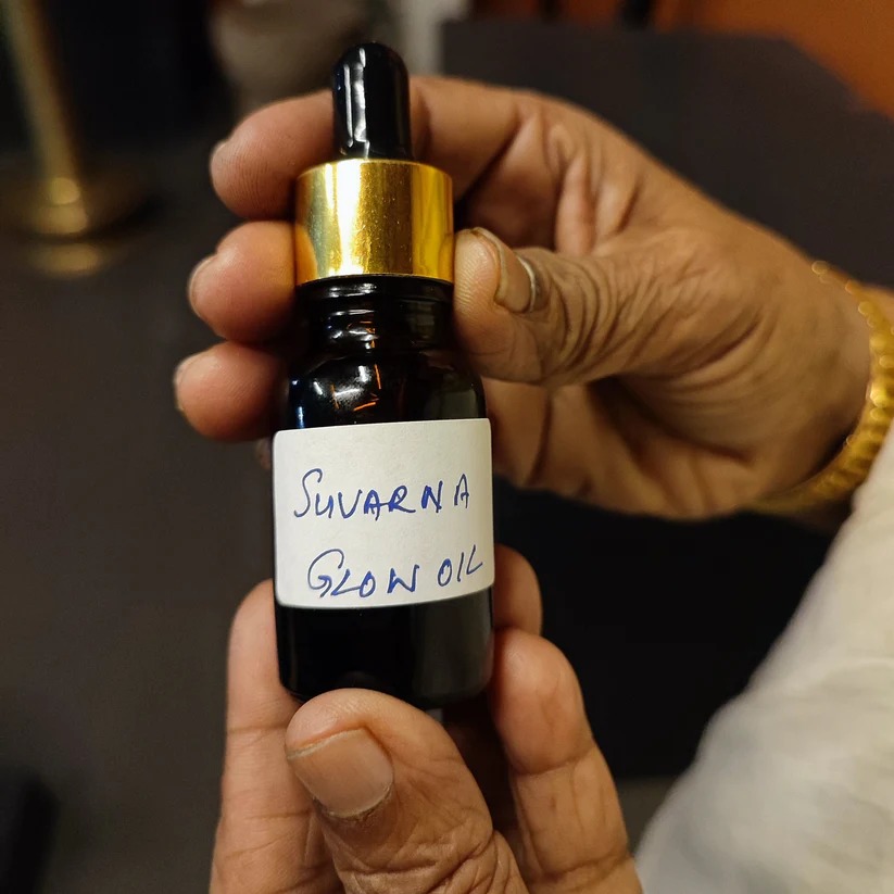Acharya Panchakarma Suvarna Glow Oil 15 ml