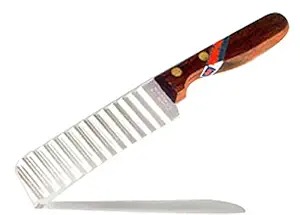 Kom Kom Crinkle Wood Handle Cutter Knife