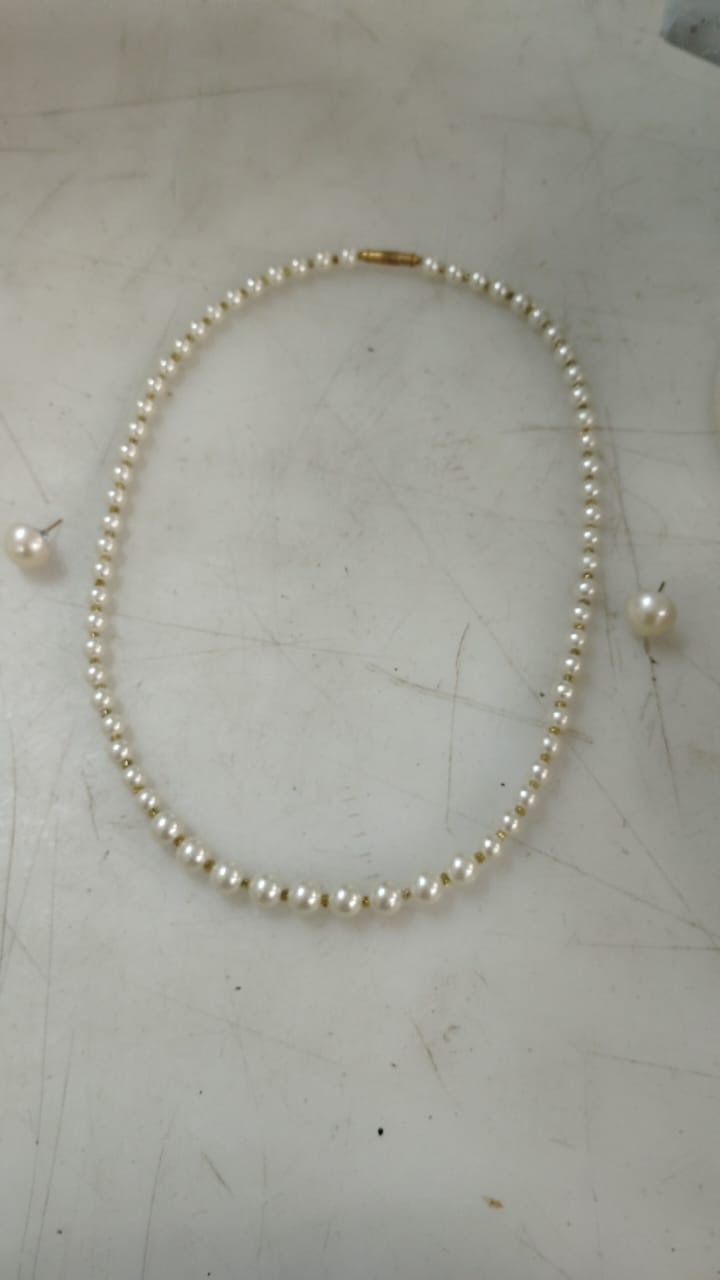 Women White Moti Necklace With Earrings