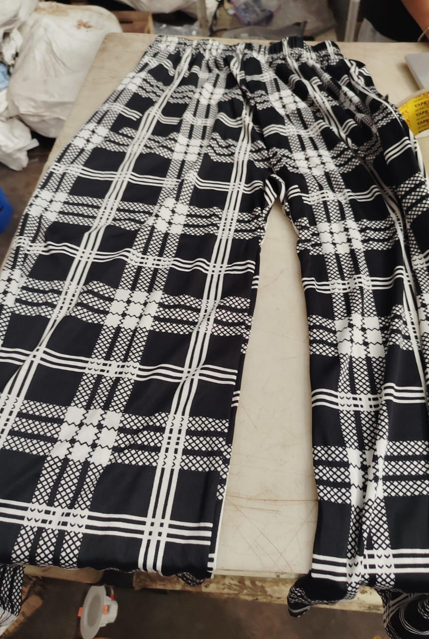 Black And White Colour Trouser For Women Size L