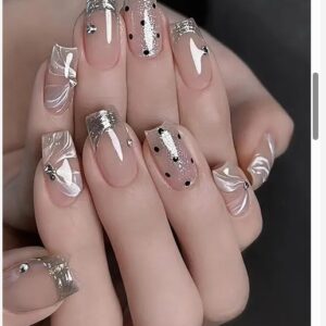 Savana Medium Press On Nails