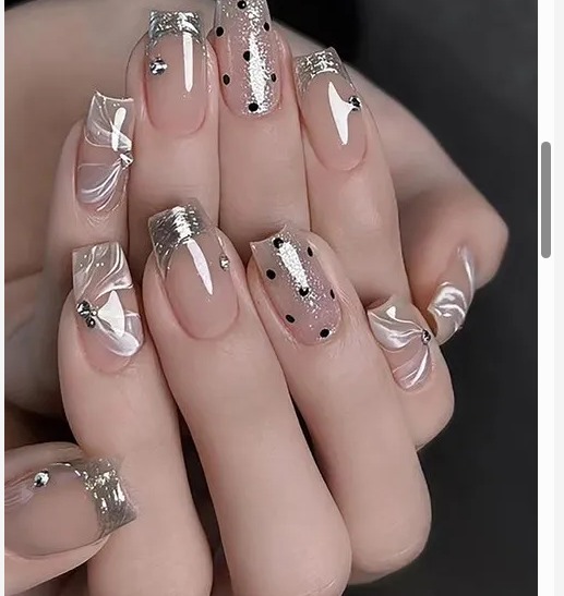 Savana Medium Press On Nails