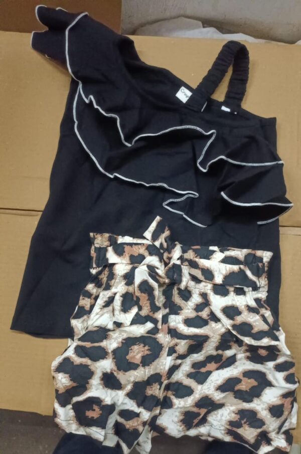 Crayonflakes Girls Floral Printed Pure Cotton Top With Shorts Black Size 4 To 5 Y