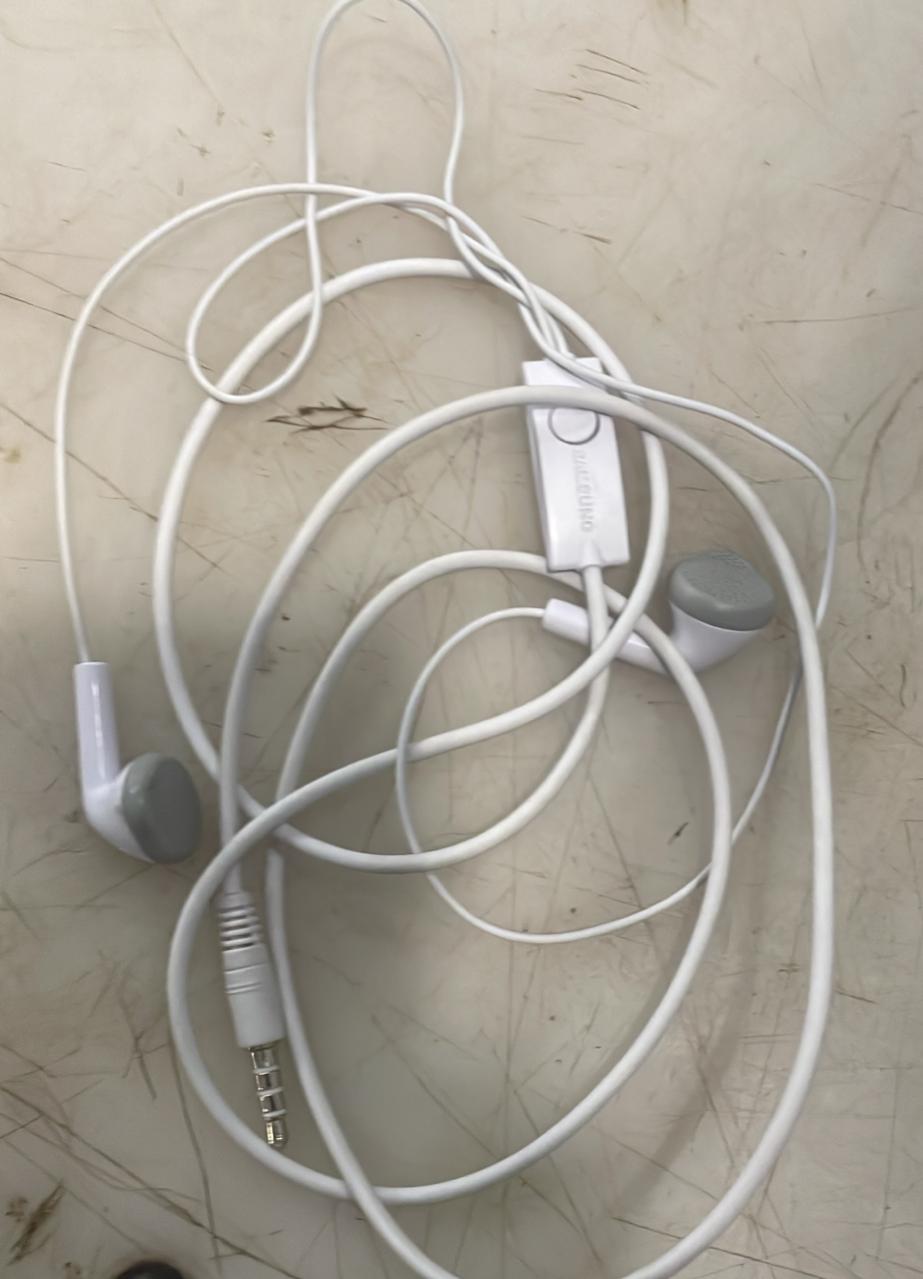 White Color Wired Earphone