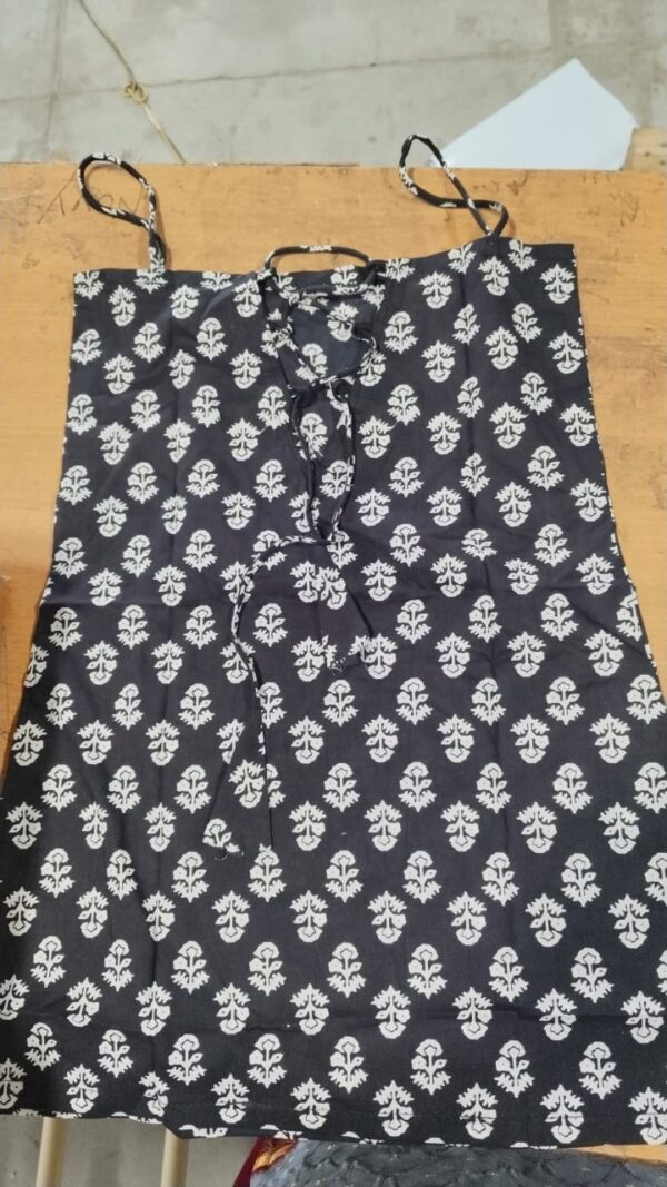 short kurti summer aesthetic outfit black colour white flower