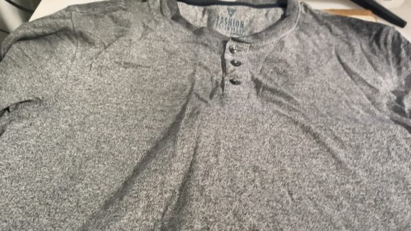 fashion essentials max men t shirt grey colour