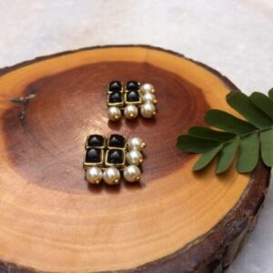 Private Lable Black Resin Stone and Pearl Stud Earrings