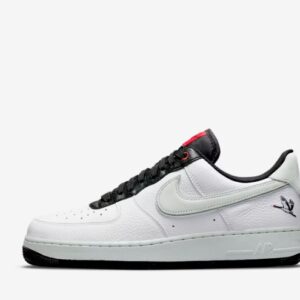 NIKE sports shooess UK 3