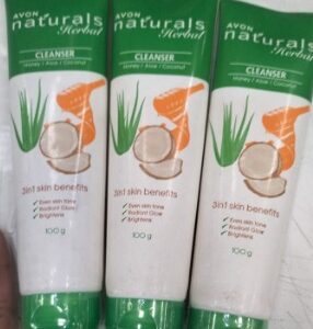 AVON Naturals Herbal Cleanser 3-in-1 100 g