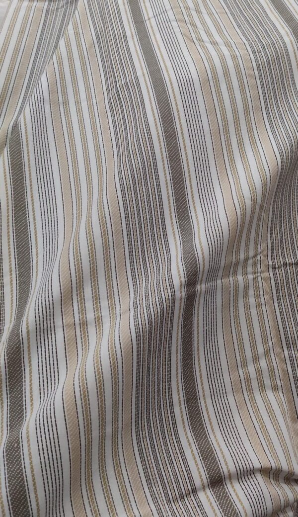 Multi Color Bed Sheet Size 65 Feet