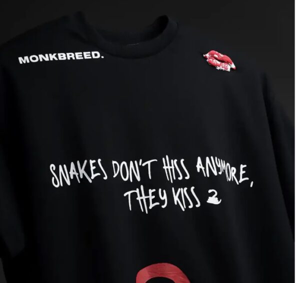 Monk Breed Hiss And Kiss Tee Black T Shirt For Men XL Size