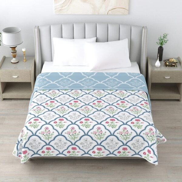 Haus and Kinder Cambric cotton Reversible AC Blanket Classic Trellis