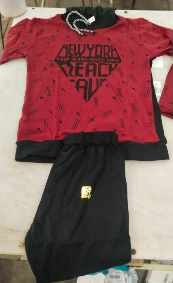 Kids Girls Wine Printed Colour Top With Cap And Legging Size 7 To 8 Yrs