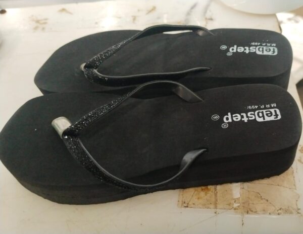 Women Black Colour Fancy Sleeper Size 6
