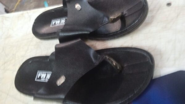 Black Color Men S Flat Sandals Size 9