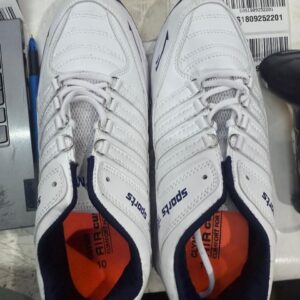 Men White And Blue Color Sports Shoes Size 10