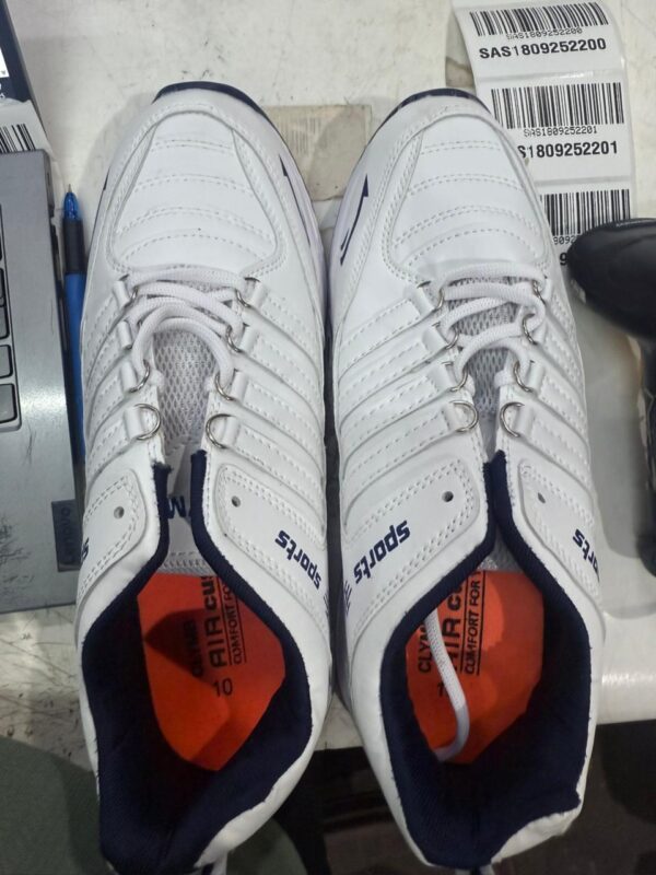 Men White And Blue Color Sports Shoes Size 10