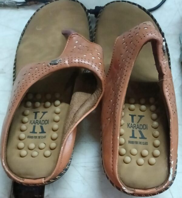 Women Slipper Color Brown Size 40