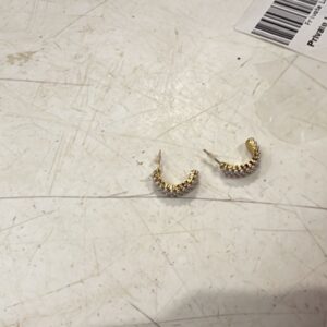 Women New Design Earing Golden Color