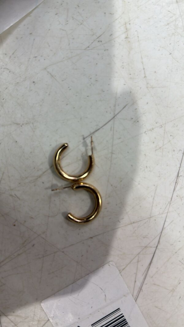 Women New Design Earing Golden Color
